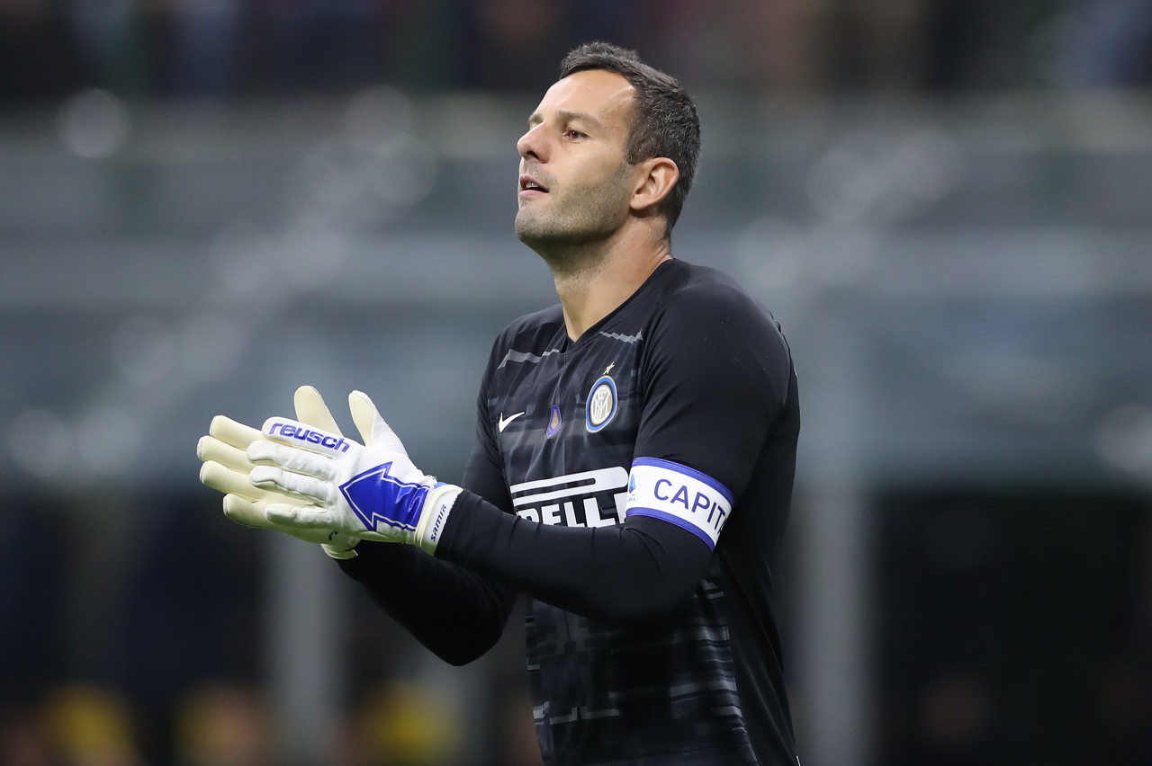 东契奇：斯玛特给替补席带来了能量，他说啥我们都会听