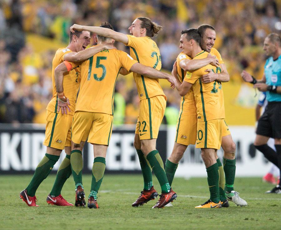 中国足球2025低迷成绩汇总，激励2026，多线出战期待反弹（2025中国足球低迷盘点：以挫为励冲刺2026，多线征战期待回暖）