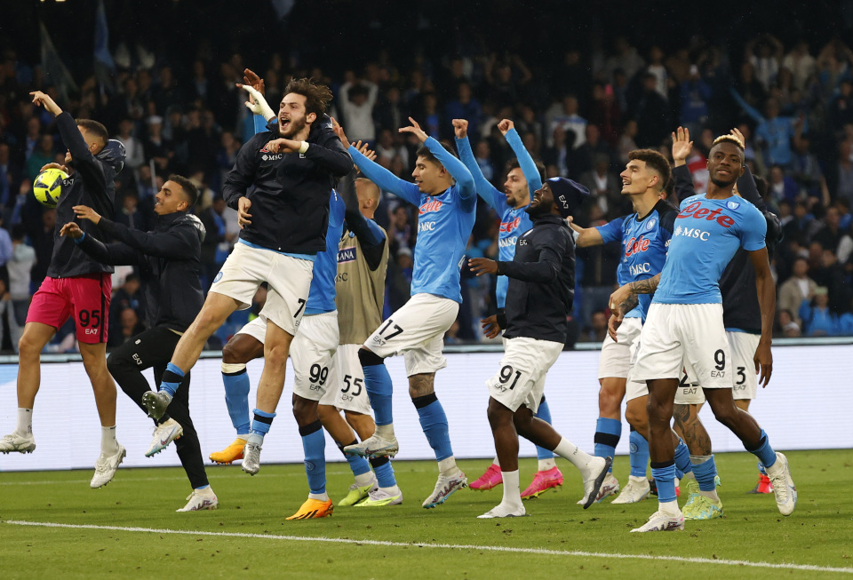 每体：德容未能参与赛前集中，能否出战本轮联赛成疑