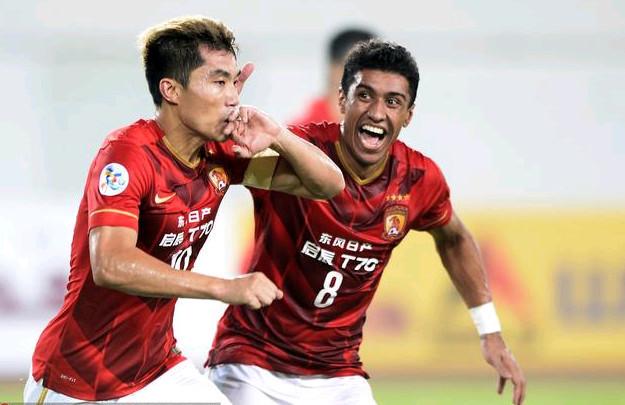 2025中超抢断榜：西海岸杨希以105次居首，英博吕焯毅排第二