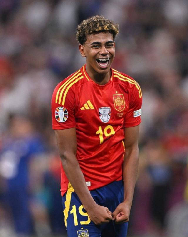 大连可为官方：德比沙场争高下，为城而战共荣光（大连可为官方：德比鏖战论高下，守护此城共荣光）