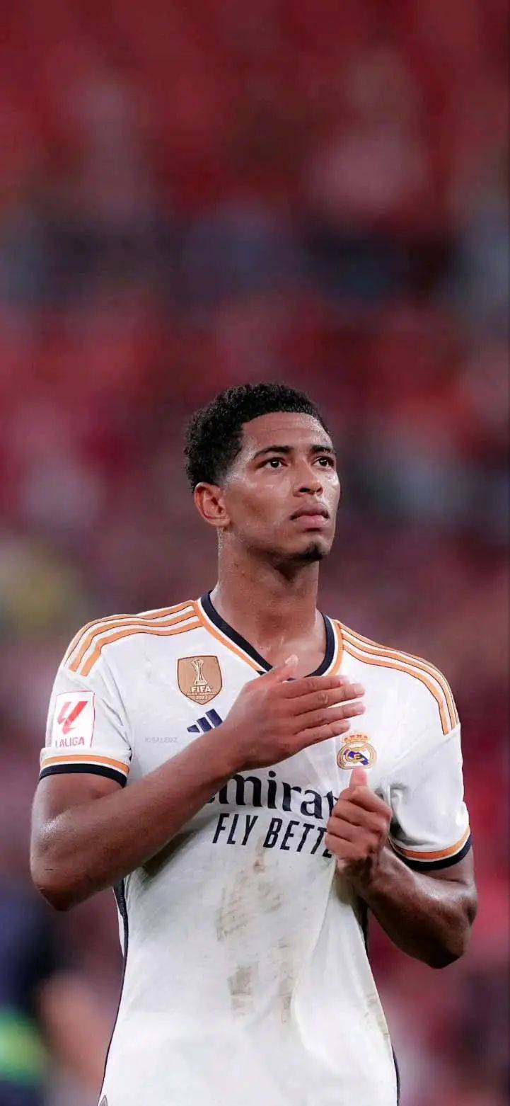 曼城斯特林梅开二度击败热刺