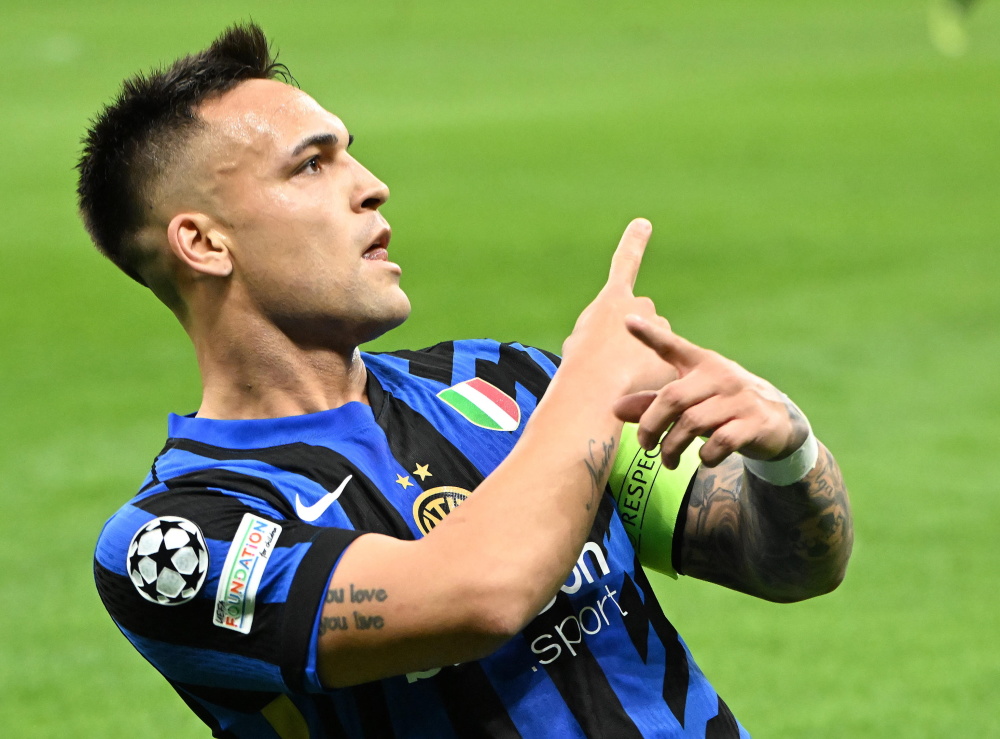 足坛年终大战即时排名：姆巴佩力压哈兰德排名第1，C罗暂列第3（年终足坛激战即时榜：姆巴佩压过哈兰德登顶，C罗暂居第三）