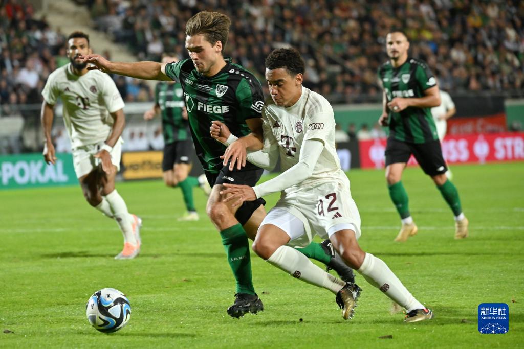 时隔20年，美因茨作为垫底球队在拜仁头上拿分（20年后，副班长美因茨再度从拜仁身上抢分）