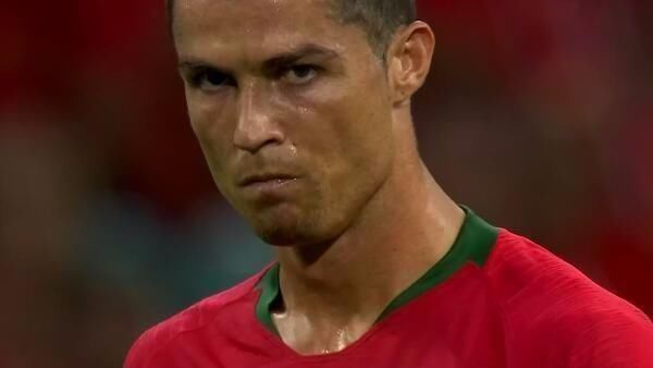 那不勒斯夺冠庆功晚宴邀请歌手一同庆祝，孔蒂现场献唱（那不勒斯夺冠晚宴邀歌手同庆，孔蒂现场开嗓献唱）