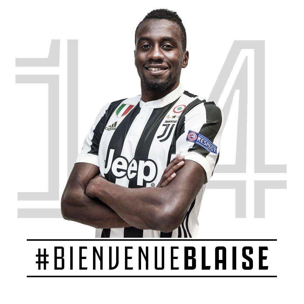 巴萨官方：受大雾影响，球队客战贝蒂斯的航班延误一小时