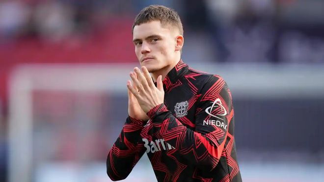 足球报：新鹏城下赛季目标是保级的基础上前进几名（足球报：新鹏城下赛季在保级基础上力争提升名次）