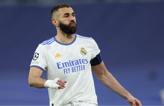 法国客场3-1逆转阿塞拜疆，马特塔、阿克利乌什破门，古斯托两助攻