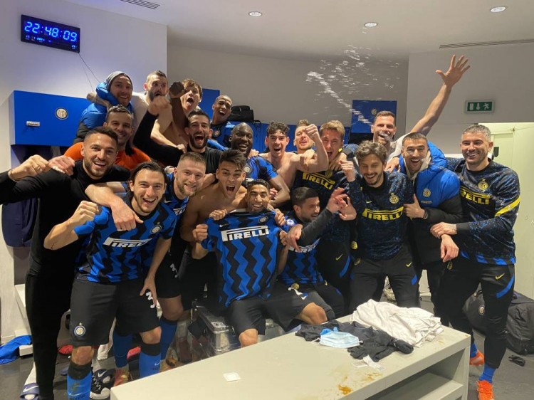 足球世界杯举办地更新交通方案，为球迷让路（足球世界杯主办地调整交通方案，优先保障球迷出行）